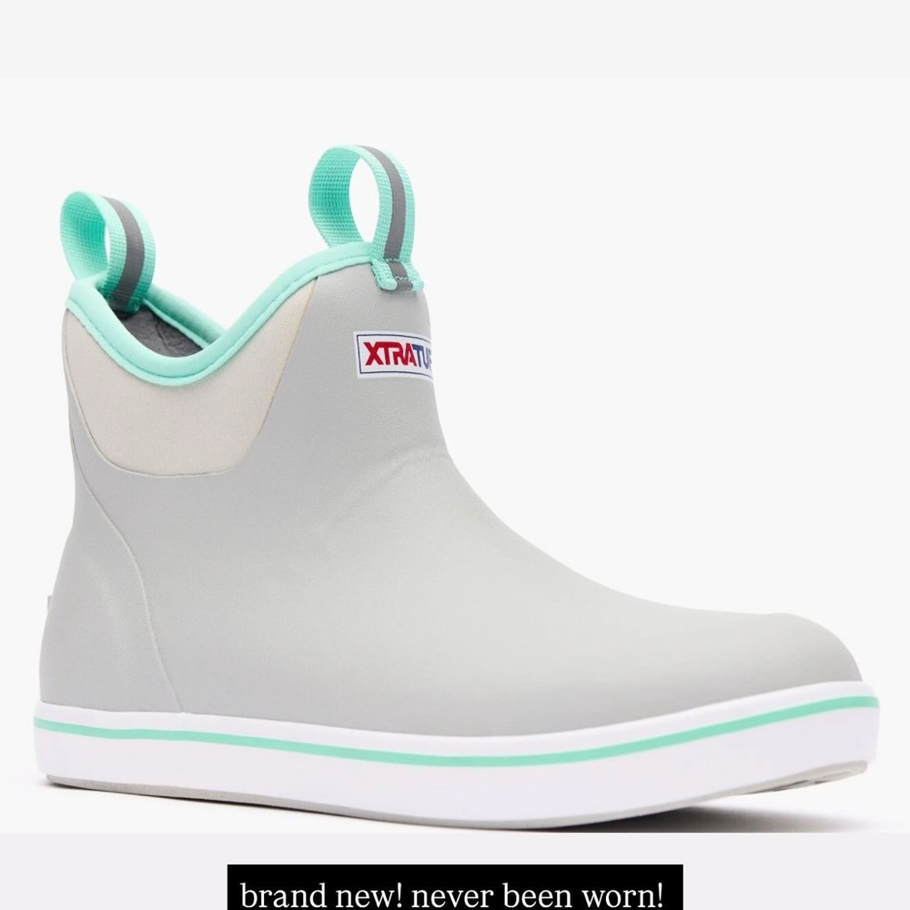 XTRATUF Women's Gray and Green Winter Rain Boots